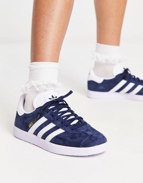 アディダス レディース スニーカー シューズ adidas Originals Gazelle sneakers in navy NAVY