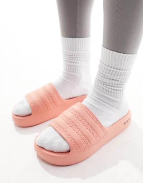 アディダス レディース サンダル シューズ adidas Originals Adilette Ayoon slides in soft pink PINK