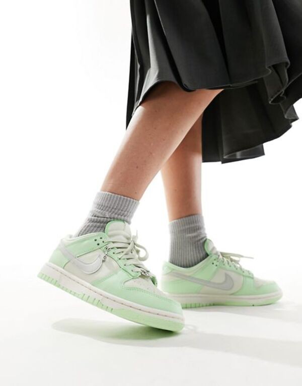 ナイキ レディース スニーカー シューズ Nike Dunk Low NN premium sneakers in light green and ivory GREEN