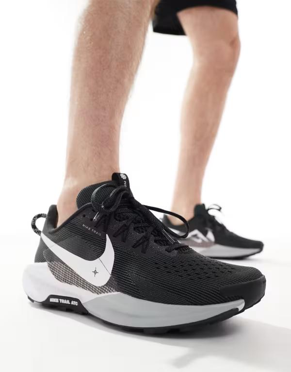 ナイキ メンズ スニーカー シューズ Nike Running Reactx Pegasus Trail 5 sneakers in black and white Black