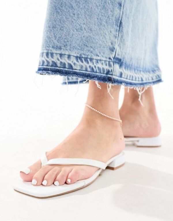 エイソス レディース サンダル シューズ ASOS DESIGN Felicity skinny toe-thong flat sandals in white WHITE