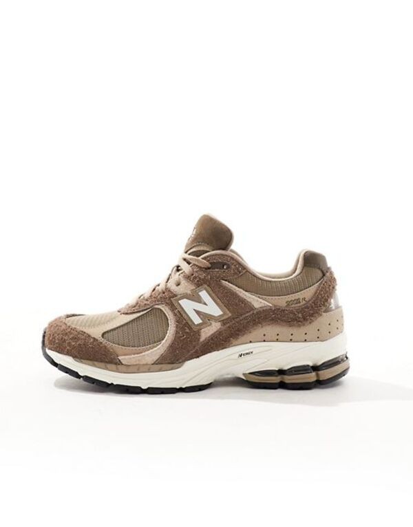 ニューバランス レディース スニーカー シューズ New Balance 2002 elements unisex sneakers in brown - Exclusive to ASOS BROWN