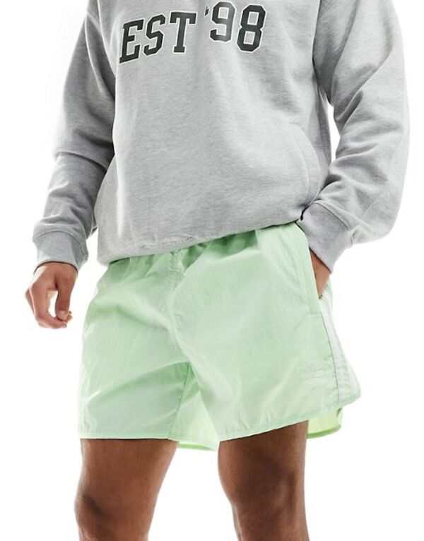 アディダス メンズ ハーフパンツ・ショーツ ボトムス adidas Originals Sprinter shorts in light green LIGHT GREEN