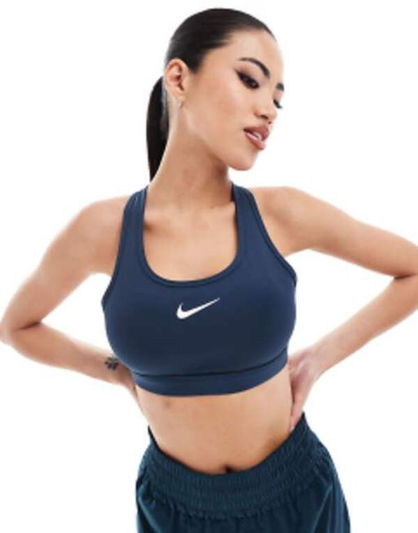 ナイキ レディース ブラジャー アンダーウェア Nike Training Swoosh medium support sports bra in navy NAVY