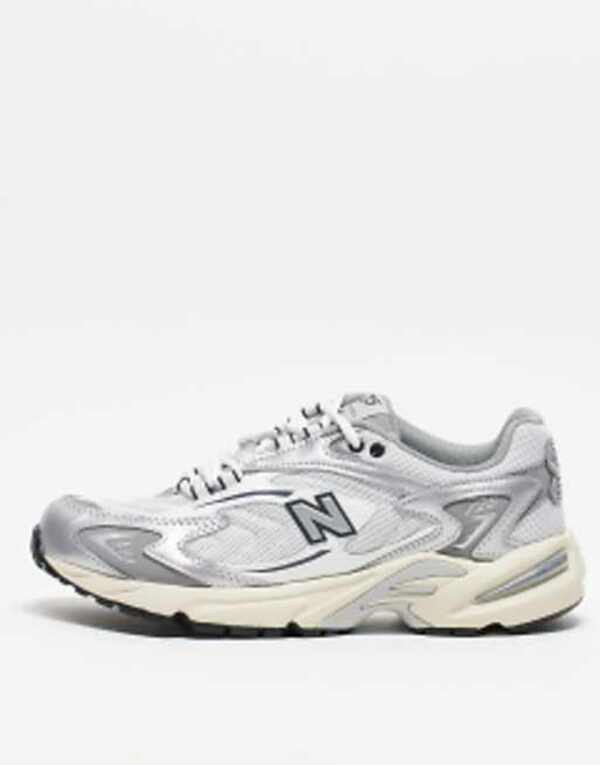 ニューバランス レディース スニーカー シューズ New Balance 725 sneakers in white with gray detail WHITE