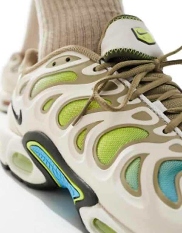 ナイキ メンズ スニーカー シューズ Nike Air Max Plus Drift sneakers in white khaki and blue Multi