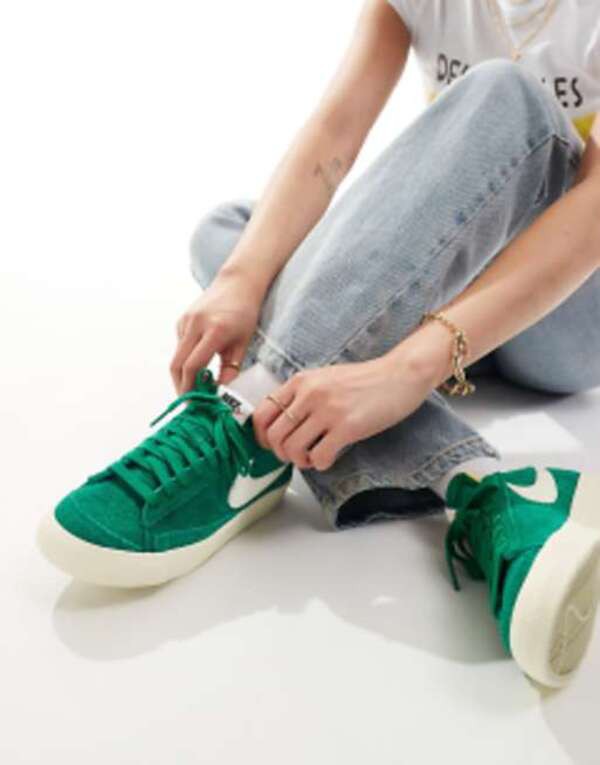 ナイキ レディース スニーカー シューズ Nike Blazer Low '77 sneakers in green and white MID GREEN