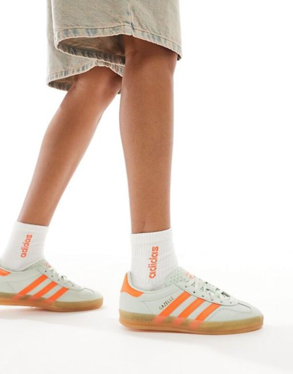 アディダス レディース スニーカー シューズ adidas Originals Gazelle Indoor sneakers in light green and orange GREEN