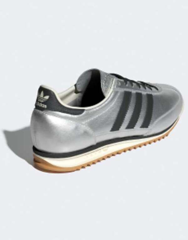 アディダス レディース スニーカー シューズ adidas Originals SL 72 OG sneakers in silver and black SILVER