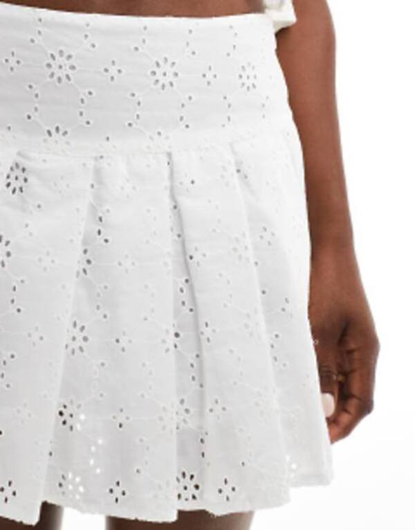 エイソス レディース スカート ボトムス ASOS DESIGN pleated mini skirt in white eyelet white