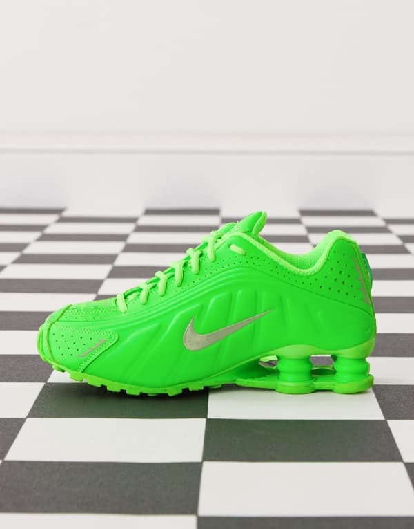 ナイキ レディース スニーカー シューズ Nike Shox R4 sneakers