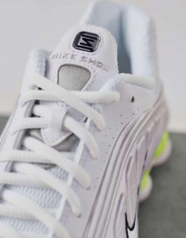 ナイキ レディース スニーカー シューズ Nike Shox R4 sneakers
