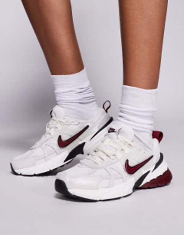 ナイキ レディース スニーカー シューズ Nike V2K Run glitter sneakers in white and red WHITE