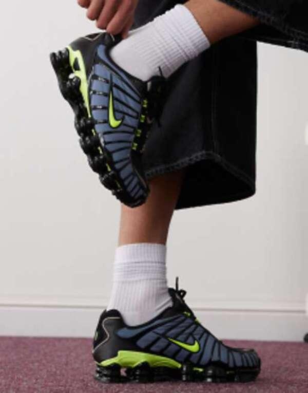 ナイキ レディース スニーカー シューズ Nike Shox TL sneakers in blue and green MID BLUEの通販は 52,800円