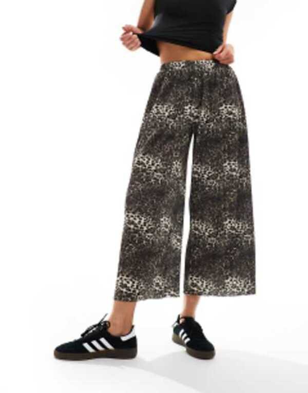 エイソス レディース カジュアルパンツ ボトムス ASOS DESIGN plisse wide pants culottes in animal Animal