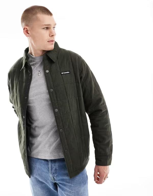 コロンビア メンズ シャツ トップス Columbia Landroamer quilted shirt jacket in green MID GREENの通販は