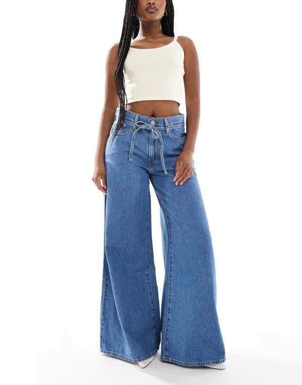 リーバイス レディース デニムパンツ ボトムス Levi's XL super wide fit jeans in mid blue BLUE