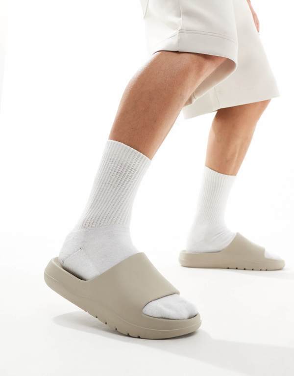 エイソス メンズ サンダル シューズ ASOS DESIGN chunky sliders in stone Stone