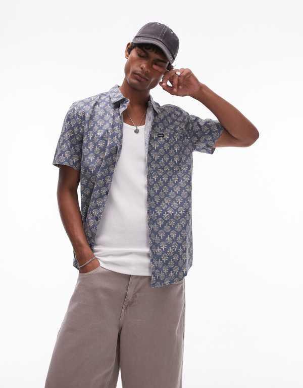 ルーカ メンズ シャツ トップス RVCA vacationist short sleeve shirt in indigo Blue