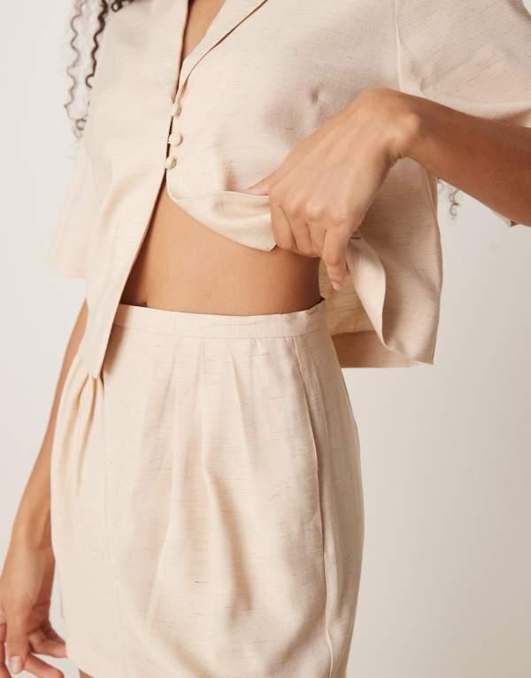 エイソス レディース ハーフパンツ・ショーツ ボトムス ASOS DESIGN tailored pleated shorts in off white off white