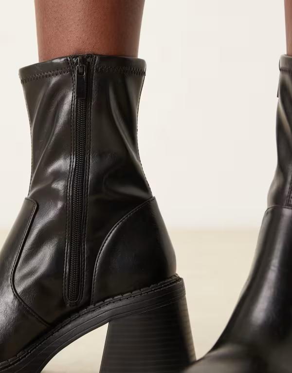 エイソス レディース ブーツ・レインブーツ シューズ ASOS DESIGN Andi flat western knee boots in green glitter エイソス レディース ブーツ・レインブーツ シューズ ASOS DESIGN Kiki