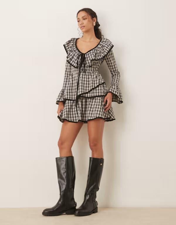 岡重-浴衣（ゆかた）仕立て上がり　縞に梅　60Ｙ-1　【送料無料】 岡重 浴衣 ゆかた 仕立て上がり 縞に梅 60Y-1 大幅値下げ 夏 女性