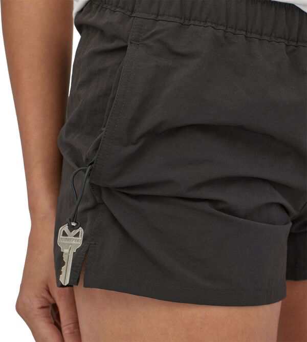 パタゴニア レディース ハーフパンツ・ショーツ ボトムス Patagonia Women's 2.5 Barely Baggies Shorts Black