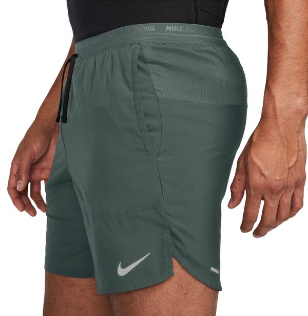 ナイキ メンズ ハーフパンツ・ショーツ ボトムス Nike Men's Dri-FIT Flex Stride 7” Shorts Vintage Greenの通販は