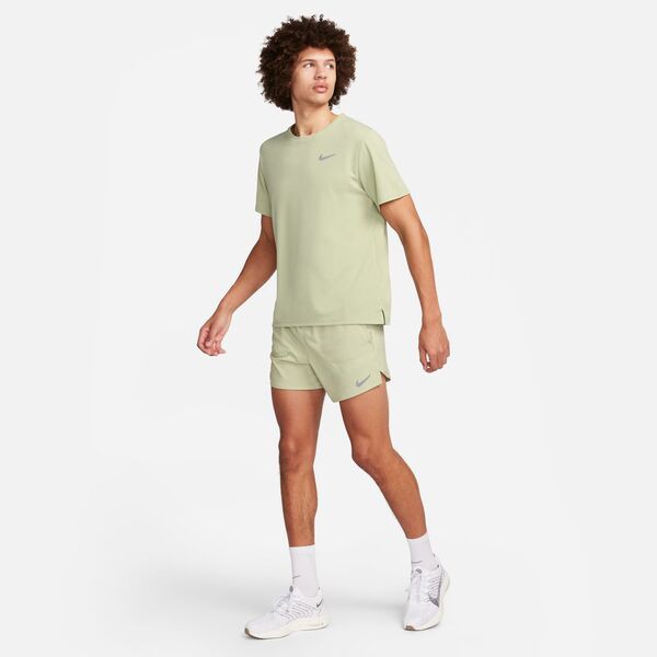 ナイキ メンズ ハーフパンツ・ショーツ 水着 Nike Men's Dri-FIT Stride 5'' 2-in-1 Running Shorts Olive Auraの通販は