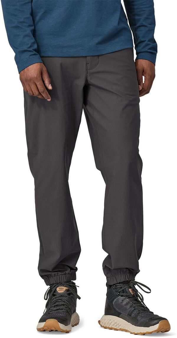 パタゴニア メンズ カジュアルパンツ ボトムス Patagonia Men's Transit Traveler Joggers Ink Blackの通販は