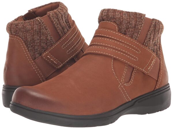 クラークス レディース ブーツ・レインブーツ シューズ Carleigh Lane Dark Tan Nubuckの通販は 34,800円