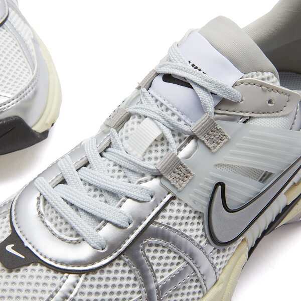 ナイキ レディース スニーカー シューズ Nike V2K Run W Summit ナイキ レディース スニーカー シューズ Nike V2K Run W Summit