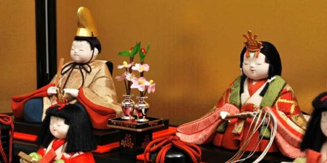雛人形 幸一光 コンパクト ひな人形 雛 木目込人形飾り 三段飾り 十五人飾り うらら 正絹 【2025年度新作】 h073-koi-8530の通販は