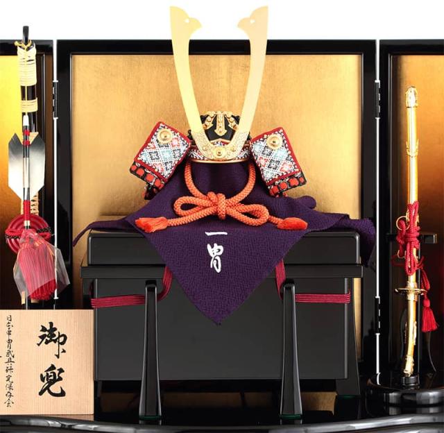 五月人形 真多呂 兜平飾り 兜飾り 加藤一冑作 四分の一 赤糸 長鍬兜セット 【2024年度新作】 h055-mi-mtr-1000の通販は