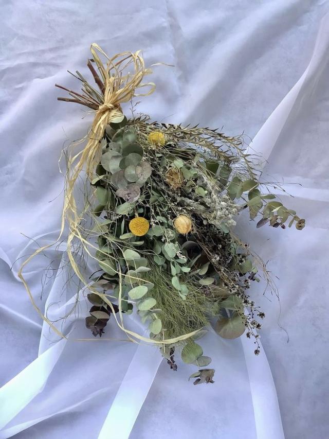 ドライフラワー スワッグ ブーケ インテリア 手作り 花束 ユーカリ と クラスペデイア 壁飾り ボタニカル 壁掛けの通販はau Pay マーケット ランジェリーハウス カルリーナ