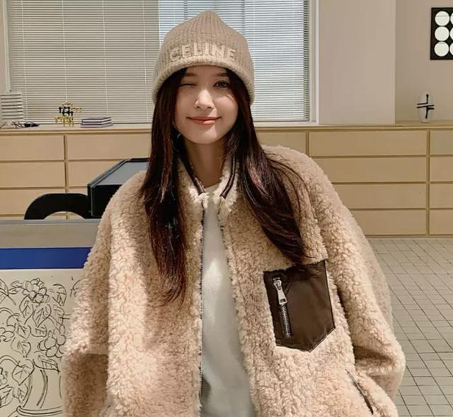 ボアブルゾン レディース 冬新作 新作 ボアジャケット ジャケット ブルゾン アウター 秋冬 秋 冬 無地 ミドル丈 ボア カジュアル ゆったの通販はau Pay マーケット ｔｏｐｓ