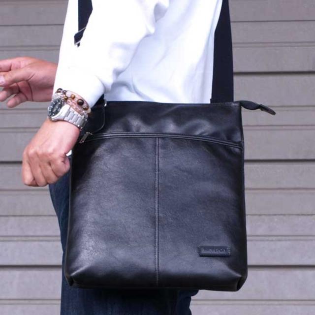 ショルダーバッグ メンズ 斜めがけ 縦型 軽い 薄マチ 日本製 豊岡製鞄 ショルダーバック 33cmの通販はau Pay マーケット 株式会社 神代