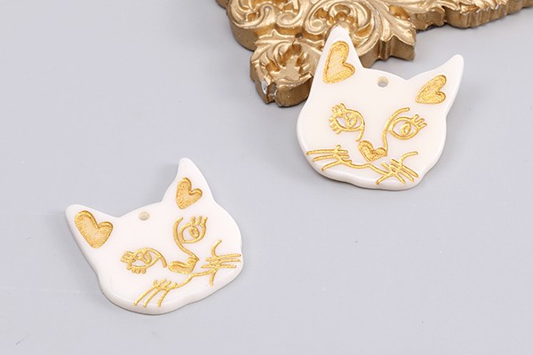 アセチ樹脂チャーム プレートチャーム 猫チャーム 1穴 25×27mm（4ヶ）の通販はau PAY マーケット Beads  Parts  au PAY マーケット－通販サイト