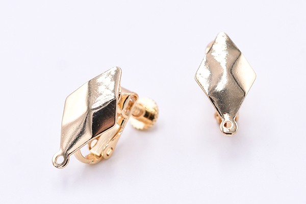 デザインイヤリング ネジバネ式 菱形カット 1カン 9×17mm