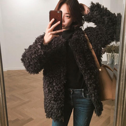 華やかなシャギーコート レディース ピンク 黒 茶色 トレンド流行り 秋冬通販 韓国系 カジュアルデイリーデート ノーカラー B815の通販はau Pay マーケット Idear