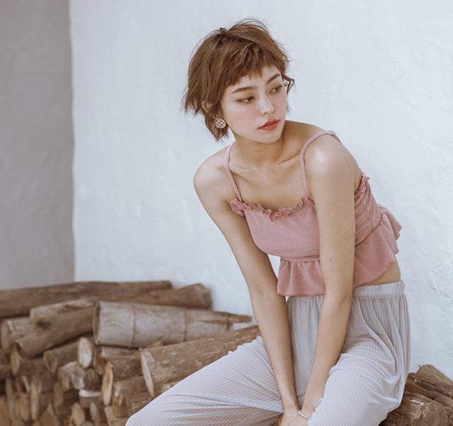 水着 ビキ二 フリル ポリエステル ノンワイヤー 無地 細見え フレア お洒落 代 夏 ビーチ ロングパンツ ３点セット 灰色 ピンクの通販はau Pay マーケット Hanano