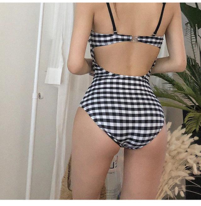 セクシーな ワンピース水着 かわいい スリム 三角形 チェストパッド付き ライアングルワンピー きれいめ イベントの通販はau Pay マーケット Hanano