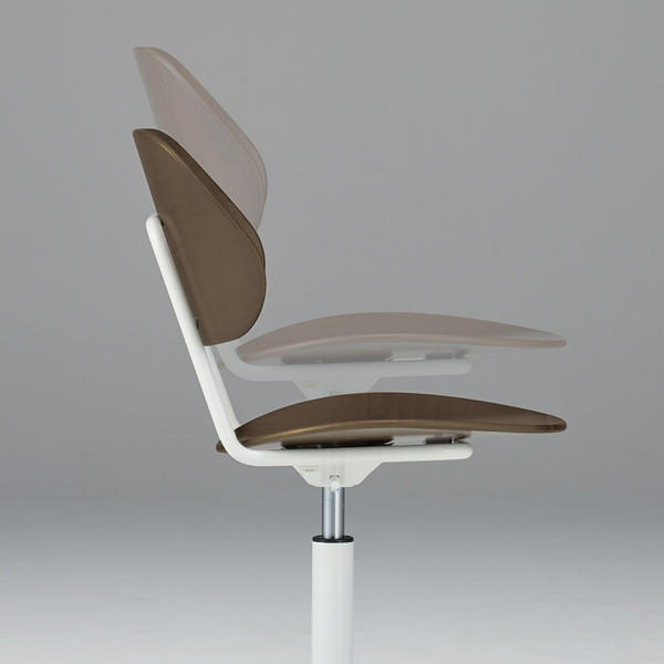 オカムラ チェア アミタ 座張りタイプ ホワイトフレーム ダークシェル 5本脚キャスター インターロック地 テラコッタ L457EQ FXW6『送料無料（一部地域除く）』の通販は