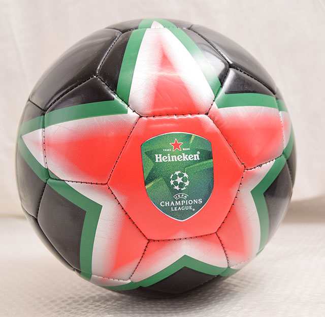 中古品 Uefa チャンピオンリーグ 09 10 Heineken サッカーボール 5号球の通販はau Pay マーケット カウカウキング Au Pay マーケット店