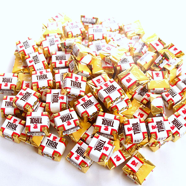 (地域限定送料無料) お菓子 詰め合わせ 元祖チロルチョコ(ミルクヌガー)大盛り！800コセット(4902780053176px800kk)【セット 業務用 福袋 子供 景品 イベント 駄菓子】_3