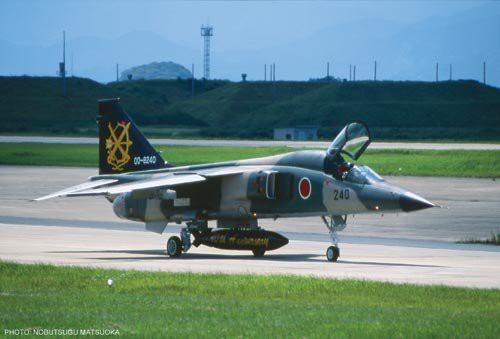 ハセガワ 1/48 飛行機シリーズ 三菱 F-16sq スペシャルマーキング 09944(中古品)の通販は