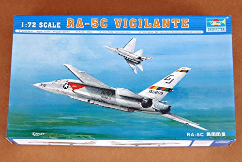 「ほぼ新品」トランペッター 1/72 米海軍 RA-5C ヴィジランティ プラモデル(中古品)