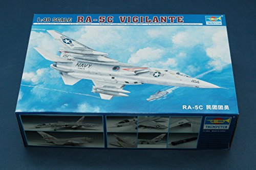「非常に良い」トランペッター 1/48 米海軍 RA-5C ヴィジランティ プラモデル(中古品)