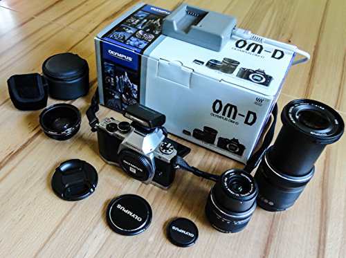 OLYMPUS ミラーレス一眼 OM-D E-M5 ダブルズームキット シルバー 1605万画 (中古品)