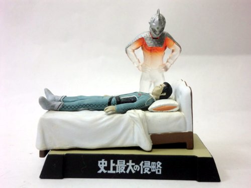 「非常に良い」ウルトラ怪獣名鑑 史上最大の侵略 セブン上司 レアver. クリア(中古品)